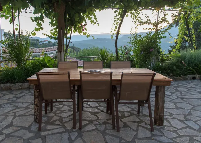 Metaxas House Mikrósz Jalósz